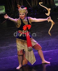 Tina Toon berperan sebagai Putri Cina. Gus Mun/detikHOT.