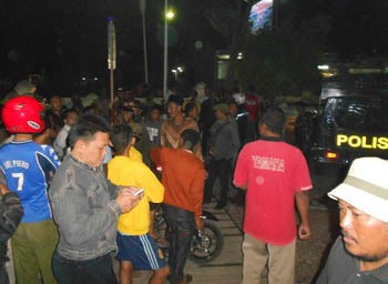 Amankan Pasangan Selingkuh, Kantor Polisi Dikepung Massa