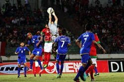 Rattanai mengamankan gawangnya dari serangan para pemain Indonesia. Bruriy Susanto/detikFoto.