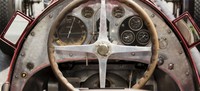 Mussolini pun mendengar hal itu, maka dia pun memerintahkan agar ada mobil Italia yang juga kencang untuk mengibarkan bendera Italia, Alfa Romeo membuat dan Scunderia Ferrari yang membawanya ke lintasan balap. Lahirlah mobil yang dikemudikan oleh Tazio Nuvolari dan Carlo Pintacuda. (dok Bonhams)