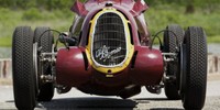 Setelah bertugas, mobil ini dibeli oleh industrialis kaya Dennis Poore senang mengendarainya. Tapi tahun 1955 mobil ini dipensiunkan di gudang di rumahnya di Taplow, Buckinghamshire di mana mobil ini tetap tak tersentuh sampai kematian sang pemilik pada tahun 1987. (dok Bonhams)