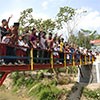 Alfamart Alfamidi Bangun Jembatan di Pelosok Desa