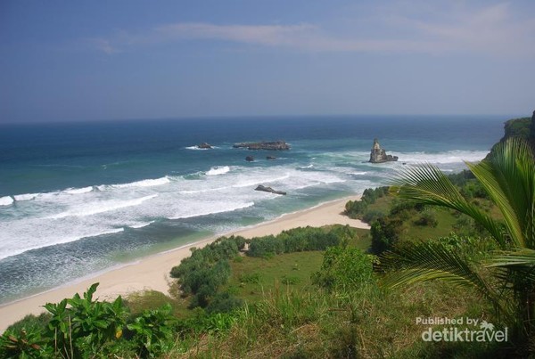 Pantai Buyutan Di Pacitan Belum Banyak Orang Tahu