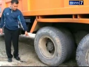 Mengenaskan! Bidan Desa Tewas Terlindas Truk