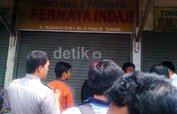 Ketiga toko ini bersebelahan dinding di Pasar Baru, Jalan Pasar VII Tembung, Kecamatan Percut Sei Tuan, Deli Serdang.