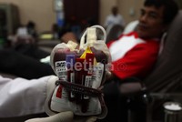 Di tengah meningkatnya kebutuhan darah di Indonesia, kesadaran masyarakat untuk melakukan donor darah juga semakin meningkat. Saat ini donor darah tidak hanya dilakukan orang dewasa saja, namun juga remaja mulai dari usia 17 tahun.