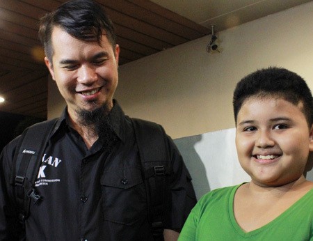 Ahmad Dhani Dipanggil Ayah oleh Anak Korban Kecelakaan Dul