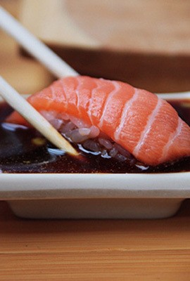  Jangan Lakukan Hal Ini Saat Menyantap Sushi!