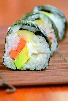  Ingin Bikin Sushi? Pastikan Punya 4 Alat Penting Ini!