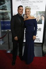 Tampil Feminin, Pink Tetap Nge-rock