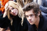 Sienna dan Harry duduk bersebelahan di London Fashion Week pada Selasa (16/9/2013) waktu setempat. REUTERS/Suzanne Plunkett.