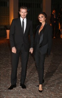 Keduanya tampil serba hitam. Chris Jackson/Getty Images.