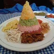 Warna-warni Nasi Pelangi Dijamin Disukai Anak-anak