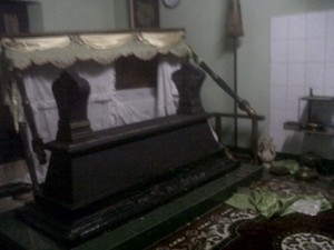 Makam Cucu HB VI di Yogya Dirusak, Ini Keluh Kesah Peziarah