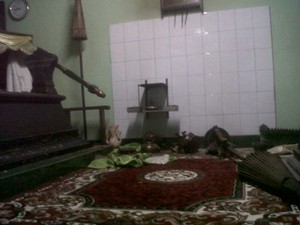 Pasca Perusakan, Polisi Jaga Ketat Makam Cucu HB VI