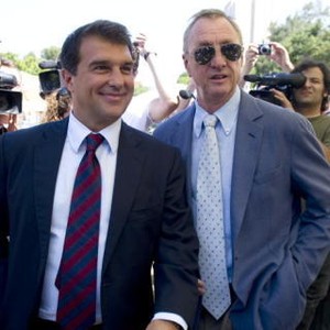 Masih Musuhan dengan Rosell, Cruyff Enggan ke Camp Nou