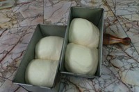 Betty sempat mengungkapkan salah satu penyebab Roti Samuel disukai dan bertahan hingga sekarang. Kelembutan rotinya menjadi ciri khas dan tidak memakai pengawet (Eny/detikTravel)