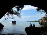 Pantai Karangbolong yang Tak Pernah Sepi di Anyer