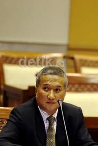 Sudrajad Dimyati mendengarkan pertanyaan anggota Komisi III saat mengikuti fit and proper test calon hakim agung.
