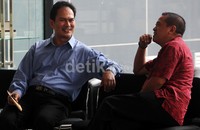 KPK sebelumnya juga memeriksa dua pejabat UI, pejabat itu adalah Direktur Umum dan Fasilitas UI Donanta Dhaneswara dan Direktur Keuangan UI Lien Indriana.