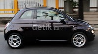 Seperti yang diketahui bersama Fiat 500 menggendong mesin 1.4-liter inline-four yang bisa menyemburkan tenaga hingga 101 tenaga kuda and dan memiliki torsi hingga 98 lb-ft. Dan dikabarkan hanya butuh waktu 9,8 detik untuk bisa berlari 0-100 km/jam.