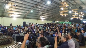     Keramaian yang terjadi pada acara peluncuran BlackBerry Messenger.