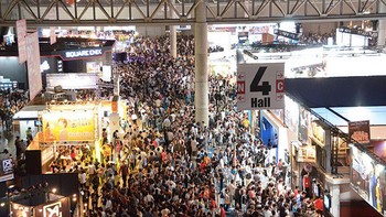 Tokyo Game Show memang salah satu event tahunan di Jepang yang paling dinanti. Tengok saja ribuan orang yang memadati event yang digelar mulai 19-22 september ini. Berbagai pengembang game ternama pun tak ingin ketinggalan memamerkan hasil karyanya. (kredit foto: polygon)