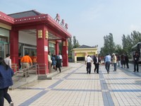 detikTravel sempat melihat kondisi rest area di China pada Senin (9/9/2013) kemarin. Berbeda dengan rest area di Indonesia yang penuh dengan restoran atau bahkan tempat bermain, rest area China cenderung sepi (Putri/detikTravel)