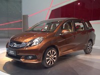 Honda Mobilio merupakan model LMPV pertama Honda di Indonesia sekaligus model pertama yang diciptakan Honda untuk pasar Indonesia.