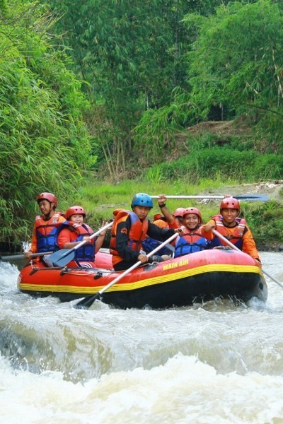 Catat! 5 Tempat Rafting Keren Tak Jauh dari Jakarta
