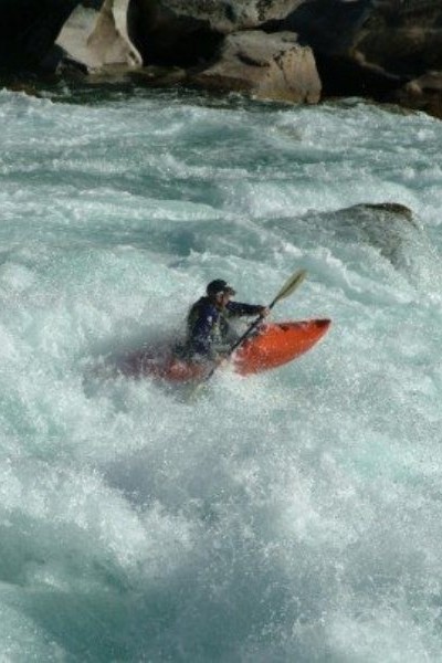 7 Tempat Rafting Paling Menegangkan di Dunia
