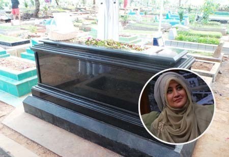 Pipik Tak Mau Ributkan Soal Renovasi Makam Uje