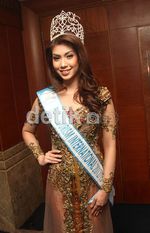 Miss Tourism International Anggun Berkebaya