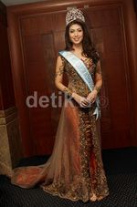 Miss Tourism International Anggun Berkebaya