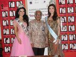 Miss Tourism International Anggun Berkebaya