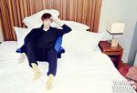 Pose Heechul Super Junior di Tempat Tidur