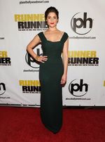 Bibir Merah Gemma Arterton