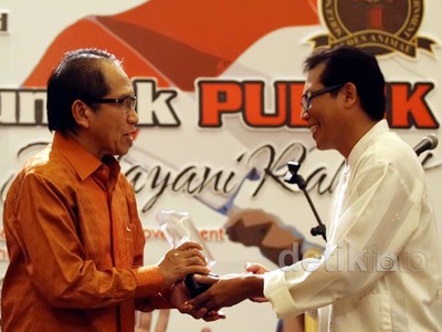 Chairul Tanjung Terima Penghargaan Soegeng Sarjadi