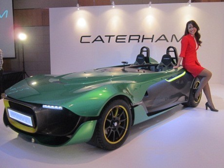 Mobil Sport Atap Tertutup Caterham Meluncur 2016