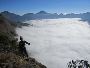 Memuji Kecantikan Gunung Rinjani