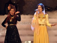  Ia tampak cantik dalam balutan busana tersebut. Noel/detikHOT.