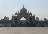 Masjid megah ini berada di Kota Yinchuan, Provinsi Ningxia, China. Letaknya masih dalam komplek Hui Cultural Museum (Putri/detikTravel)