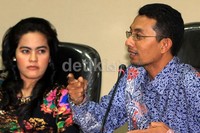 Caleg Partai Demokrat Farhan Hamid memberikan pemaparan dalam diskusi bertema 'Caleg Dalam Pusaran Kepala Daerah, Siapa Diuntungkan'.