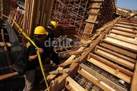 Puslabfor Mabes Polri menyelidiki penyebab robohnya GOR Koja.