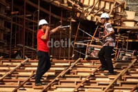 Selama penyelidikan tersebut, proses pengerjaan GOR ini dihentikan untuk sementara waktu.