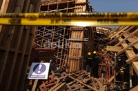 Petugas melakukan olah TKP di GOR Koja.