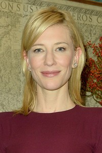 Cate Blanchett tampil dengan make-up yang  tipis. Tullio M. Puglia/Getty Images.