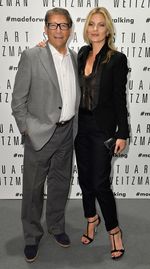 Kate Moss Tampil Tanpa Bra