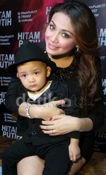 Virnie Ismail dan Anak Kesayangannya