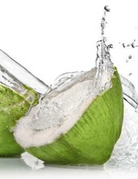 Slruup! Segar Manis Air Kelapa Mampu Bikin Ereksi Lebih Kuat